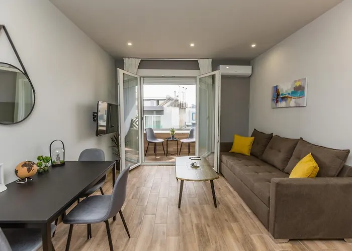 Raise Athens Metro Apartments