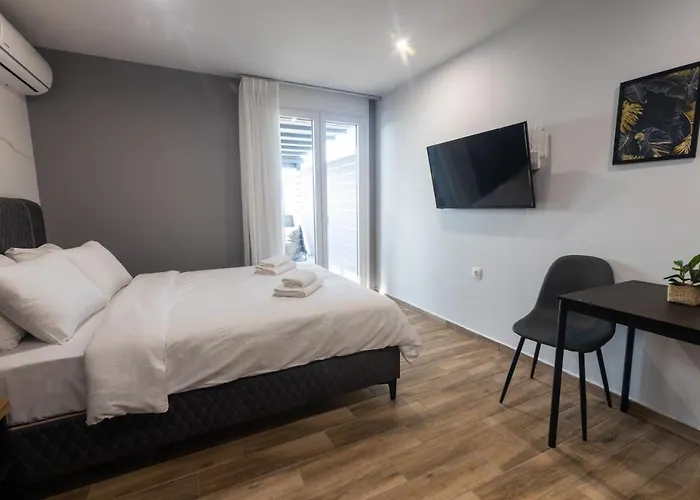 Raise Athens Metro Apartments